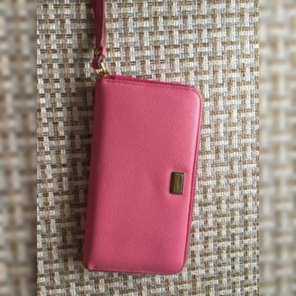 Dolce & Gabbana pink wallet